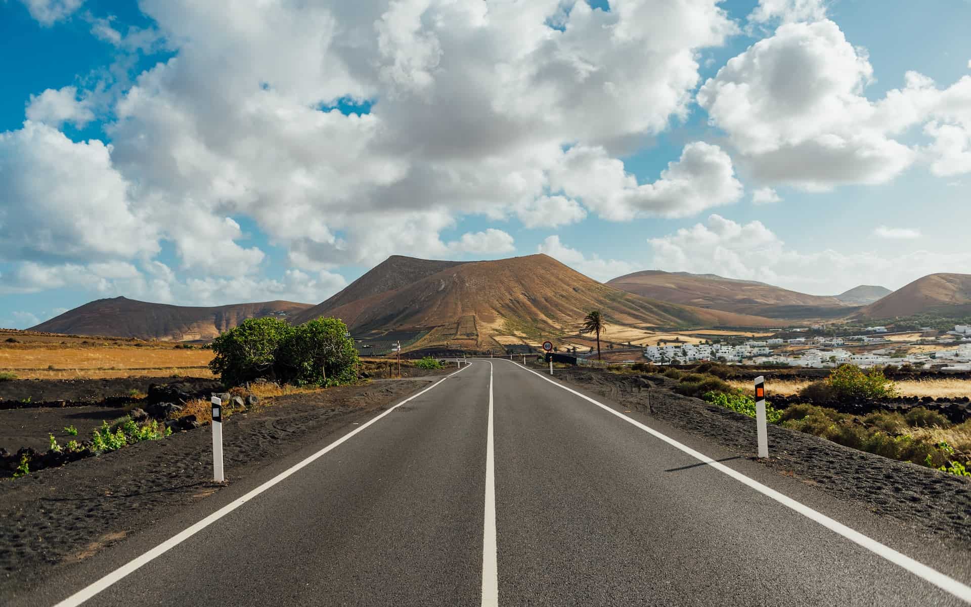 Imagen de una carretera en la isla de Lanzarote.